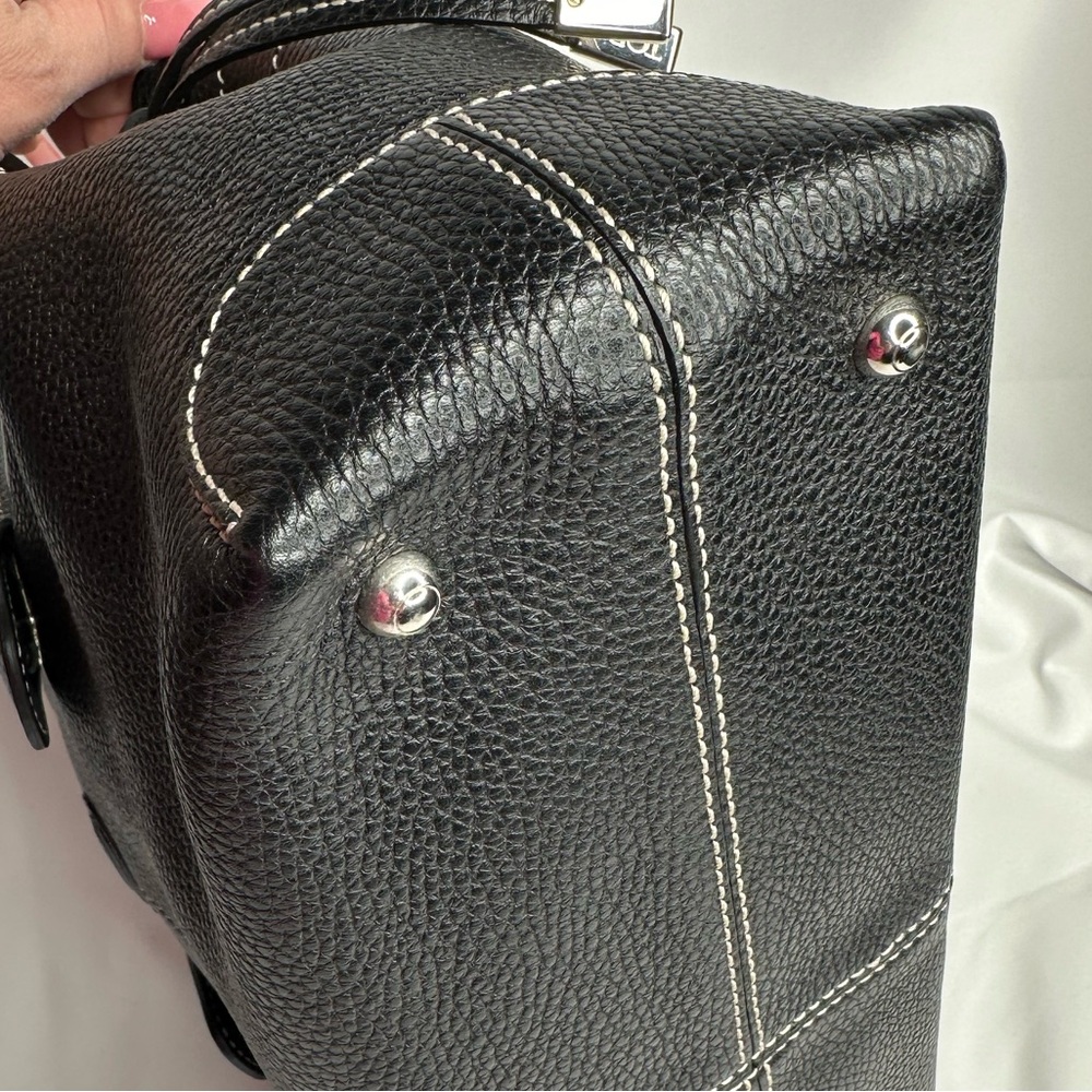 TOD'S BLACK LEATHER ICONIC PRINCESS DIANA SHOULDER BAG LIKE NEW ~EUC - Picture 12 of 17